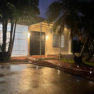 https://borinquen-beach-house.comcaribbean.com